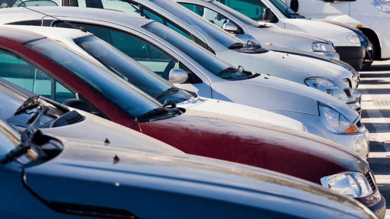 Shuttle ή Valet; Ποια Υπηρεσία Parking Ταιριάζει Καλύτερα στο Ταξίδι Σου;